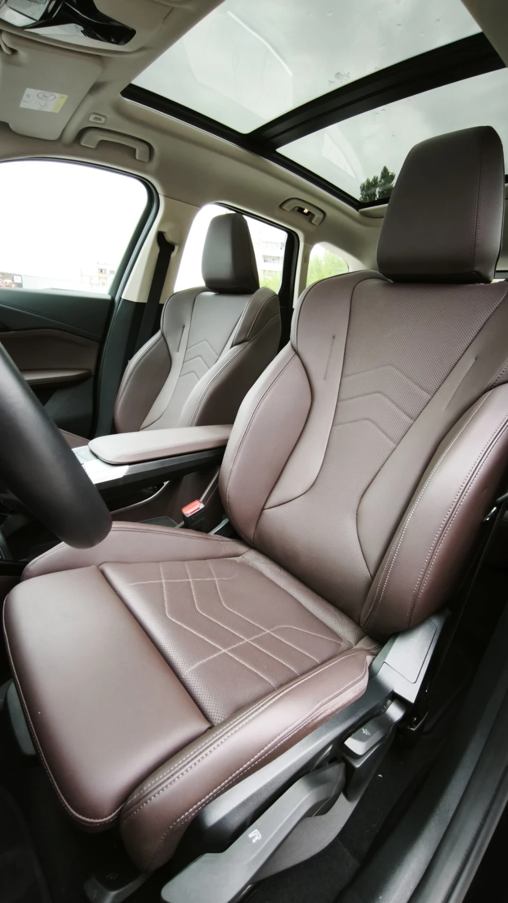 BMW iX1 eDrive 20* /xLine/ LED/ PANO/, снимка 6 - Автомобили и джипове - 56109998