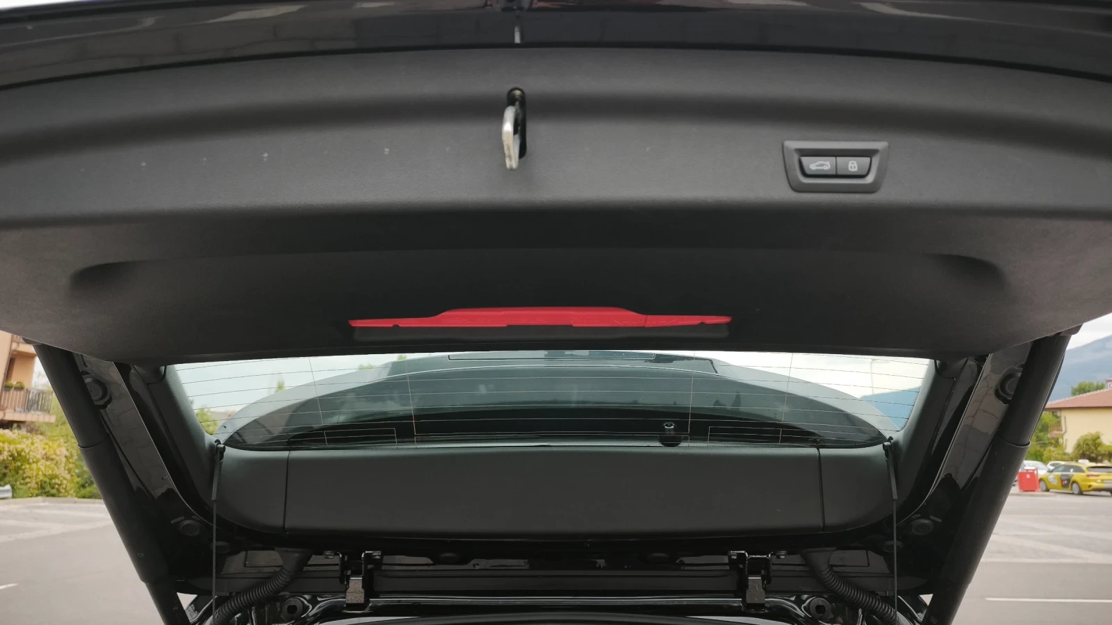 BMW iX1 eDrive 20* /xLine/ LED/ PANO/, снимка 11 - Автомобили и джипове - 56109998