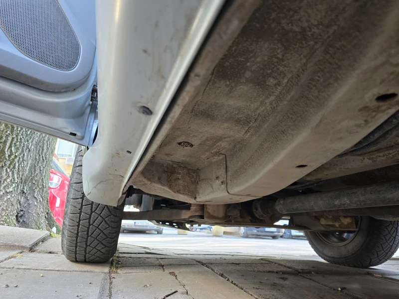 Mazda Tribute, снимка 12 - Автомобили и джипове - 52316761