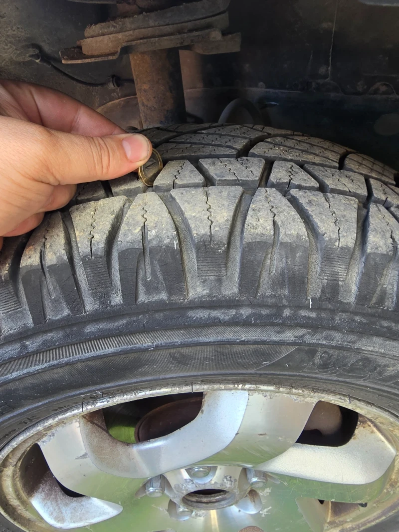 Mazda Tribute, снимка 8 - Автомобили и джипове - 52316761