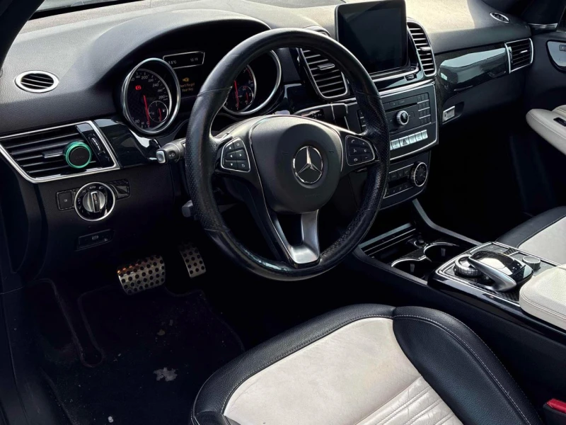 Mercedes-Benz GLE 43 AMG Пано* Подгрев* 360* H&K* , снимка 6 - Автомобили и джипове - 52803508