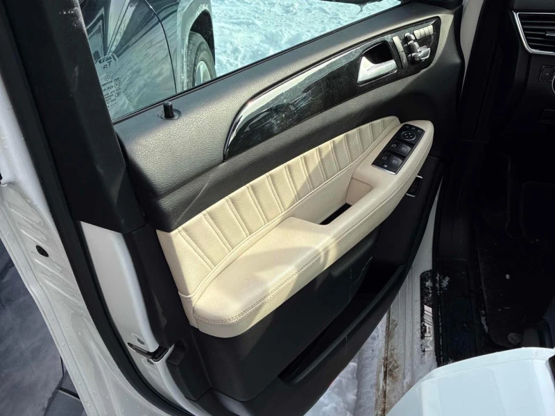 Mercedes-Benz GLE 43 AMG Пано* Подгрев* 360* H&K* , снимка 9 - Автомобили и джипове - 52803508