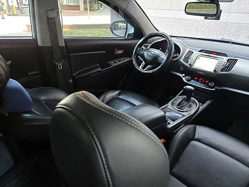 Kia Sportage, снимка 10 - Автомобили и джипове - 56690248