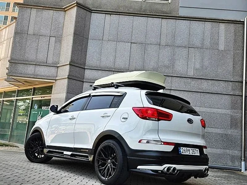 Kia Sportage, снимка 2 - Автомобили и джипове - 56690248