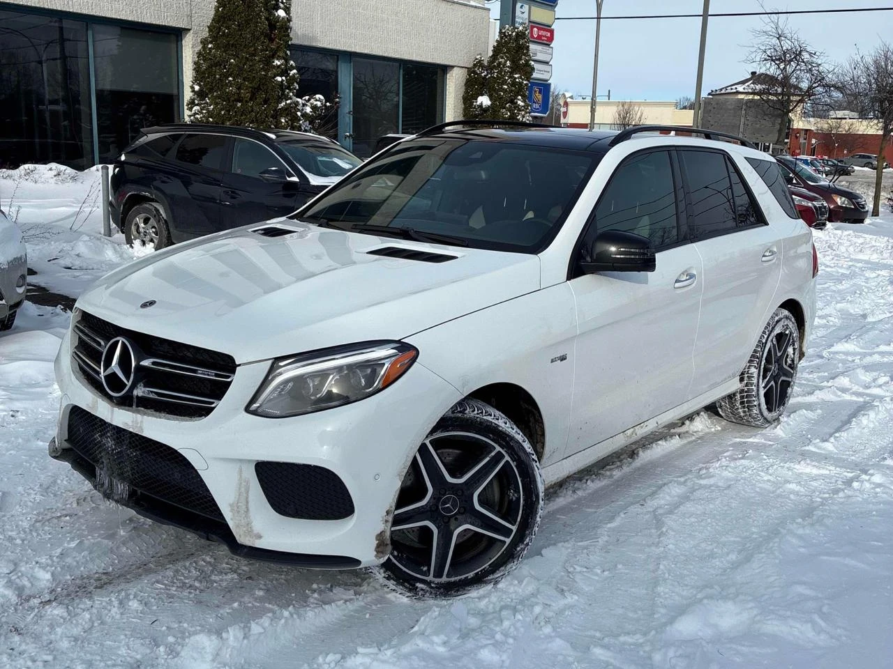 Mercedes-Benz GLE 43 AMG Пано* Подгрев* 360* H&K* , снимка 1