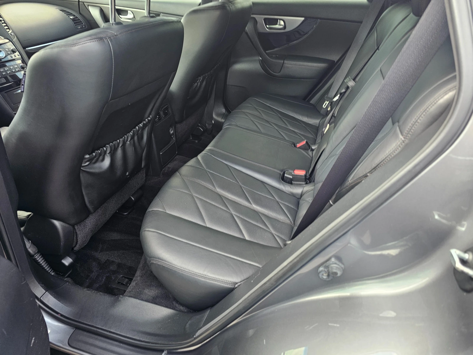 Infiniti QX70 3.0D - изображение 6