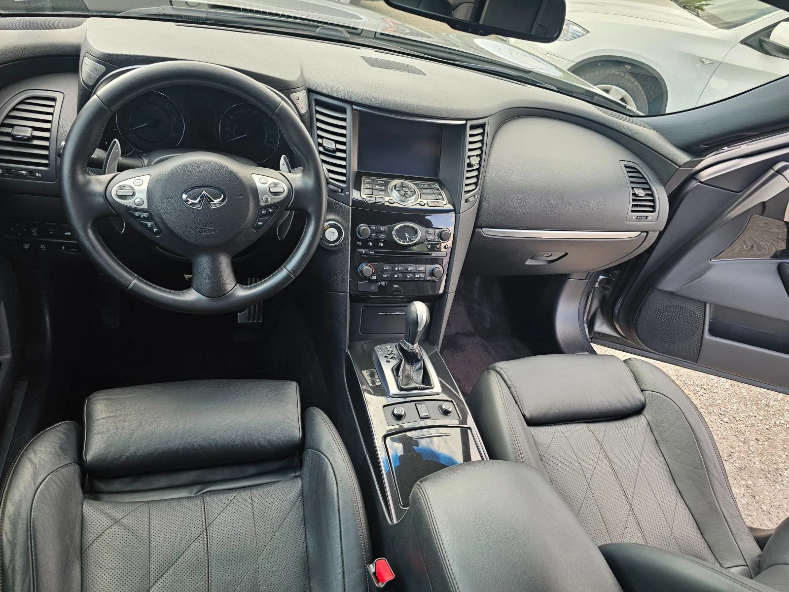 Infiniti QX70 3.0D - изображение 10
