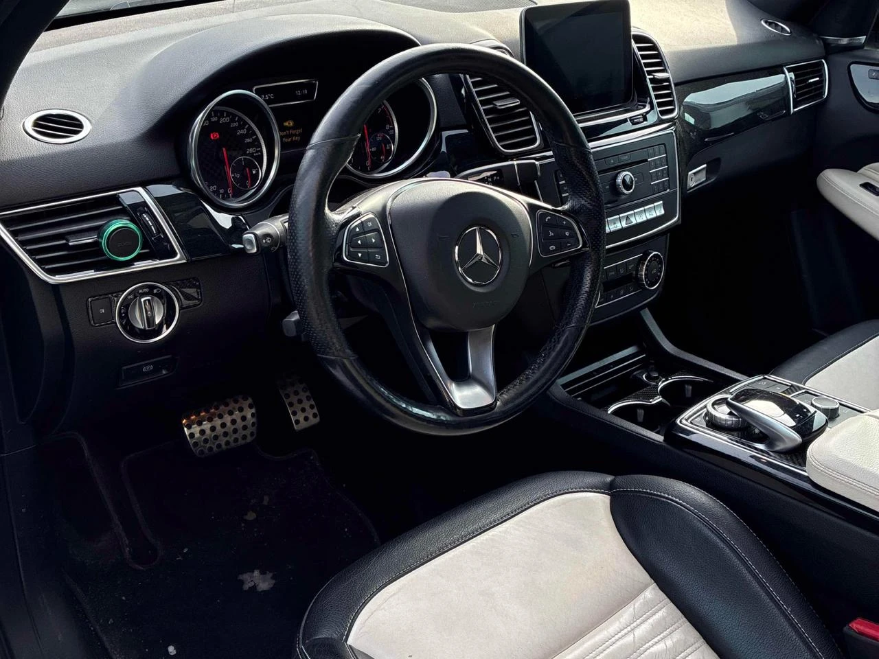 Mercedes-Benz GLE 43 AMG Пано* Подгрев* 360* H&K*  - изображение 6