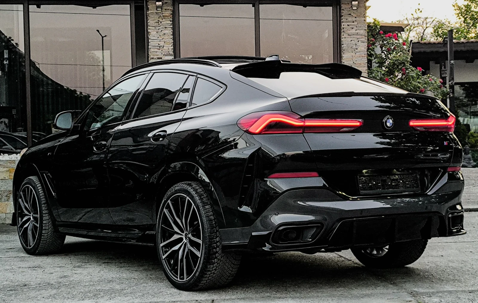BMW X6 M40D M-PAKET/PERFORMANCE/ПАНОРАМА/HEADUP/360/, снимка 5 - Автомобили и джипове - 54598556
