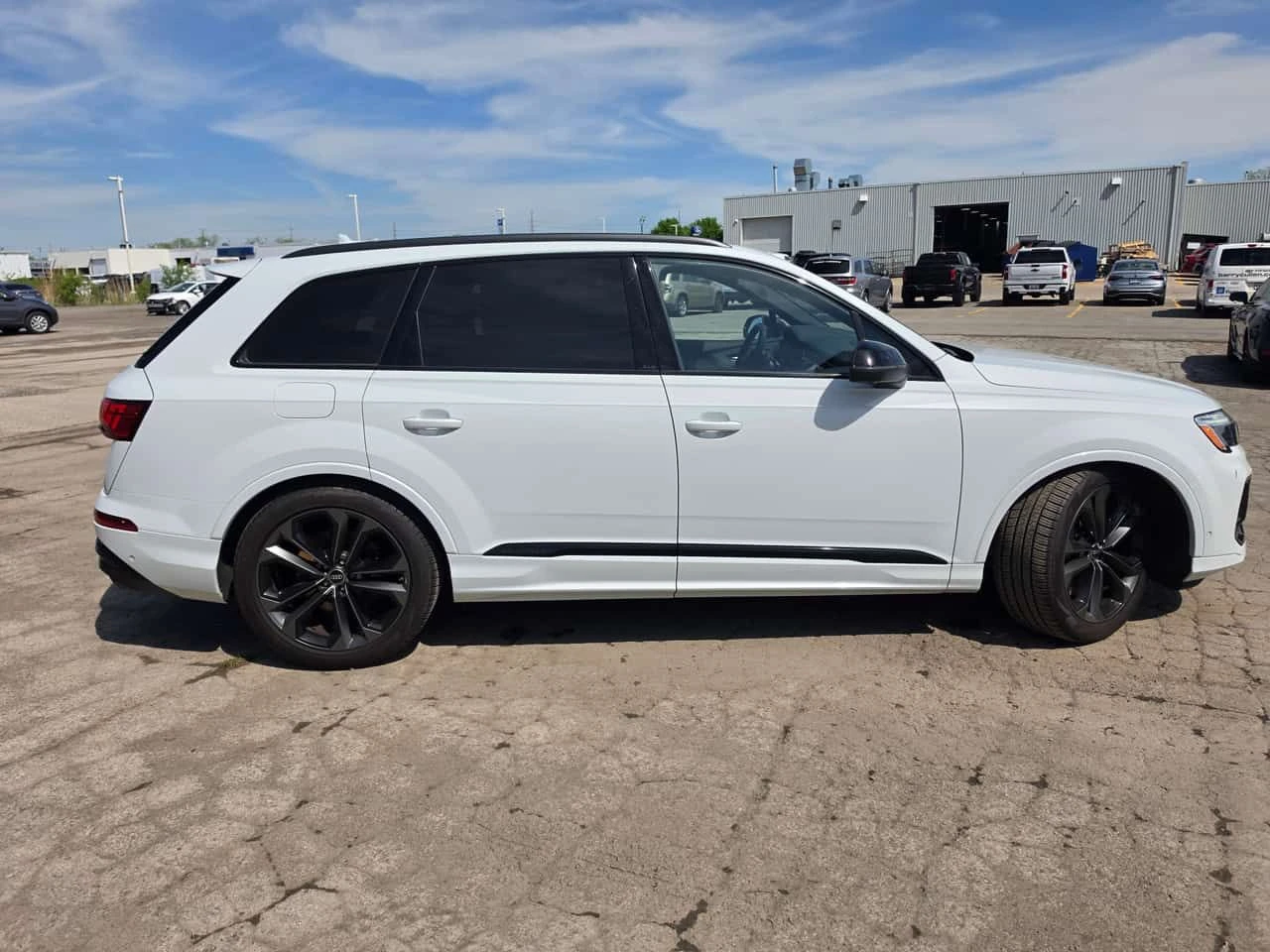 Audi SQ7 * 4.0 TFSI quattro * ДИСТРОНИК * 360 * ПОДГРЕВ, снимка 9 - Автомобили и джипове - 54692374
