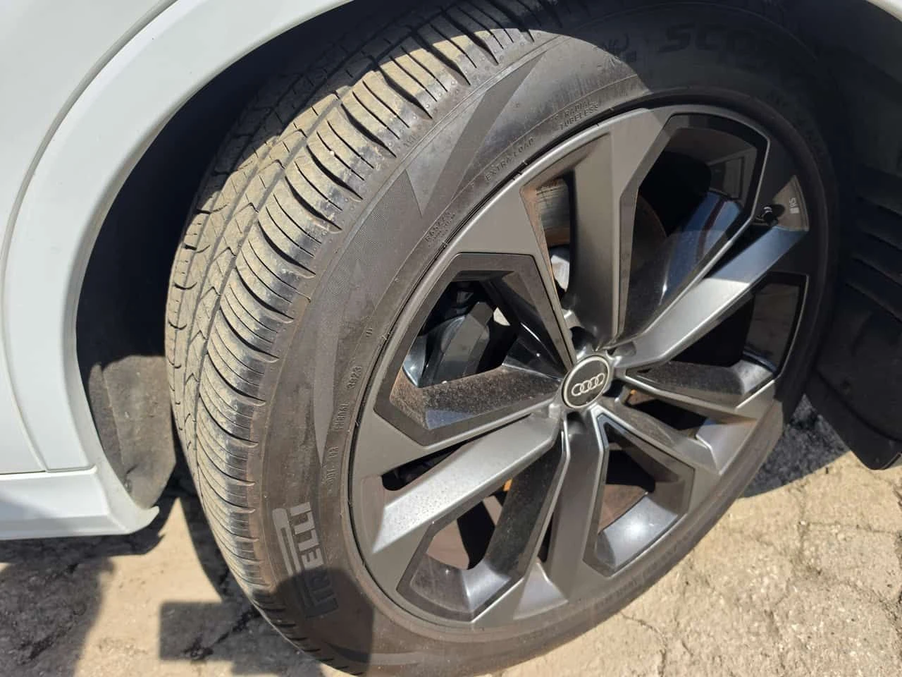 Audi SQ7 * 4.0 TFSI quattro * ДИСТРОНИК * 360 * ПОДГРЕВ, снимка 11 - Автомобили и джипове - 54692374
