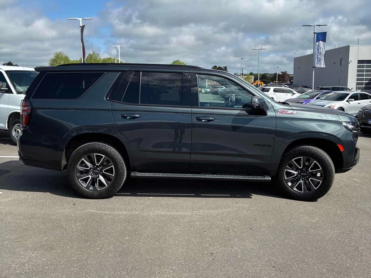 Chevrolet Tahoe * Z71 * CARFAX * ПАНО * KEYLESS * ПОДГРЕВИ, снимка 3 - Автомобили и джипове - 54699584