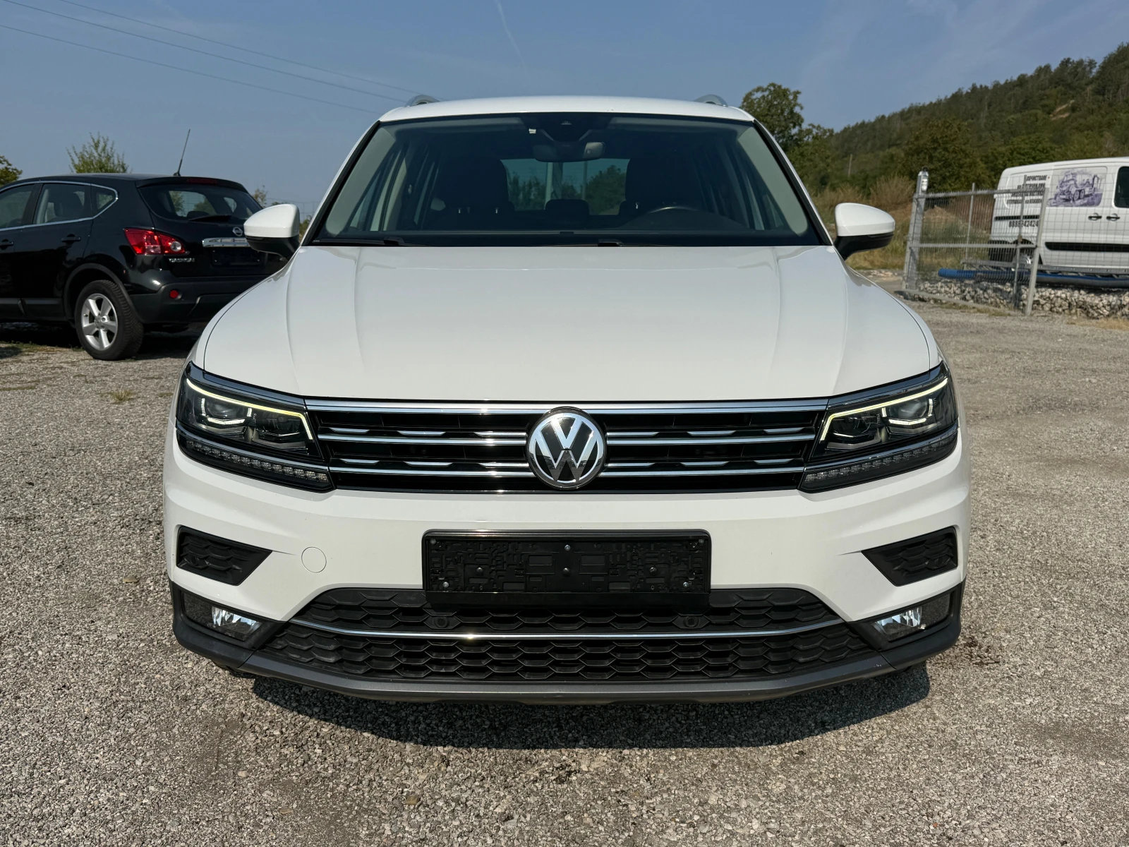 VW Tiguan 2.0TDI-4Motion-Full LED-климатроник-дистроник-нави, снимка 2 - Автомобили и джипове - 56038706