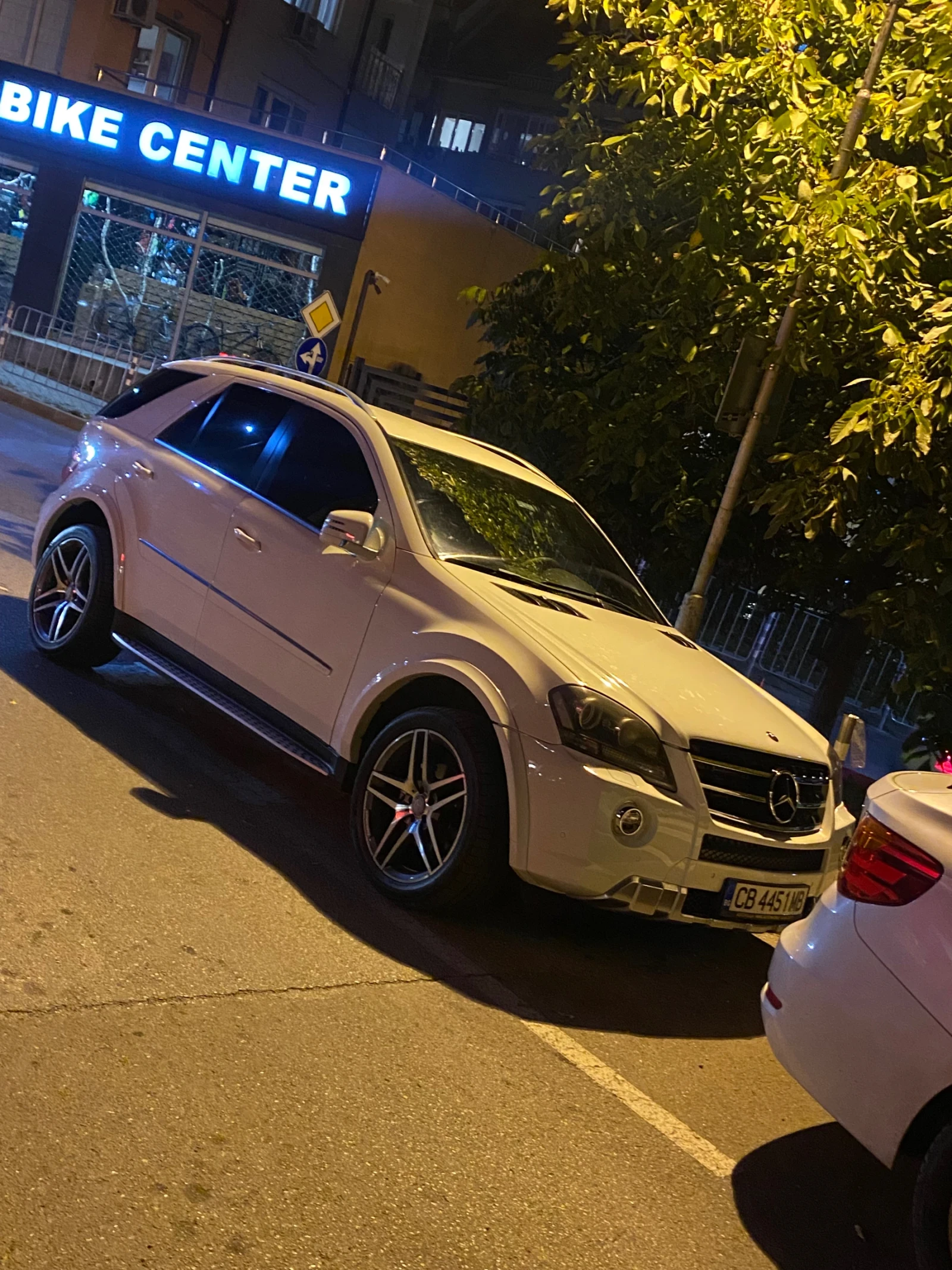 Mercedes-Benz ML 350 AMG , снимка 13 - Автомобили и джипове - 56312650