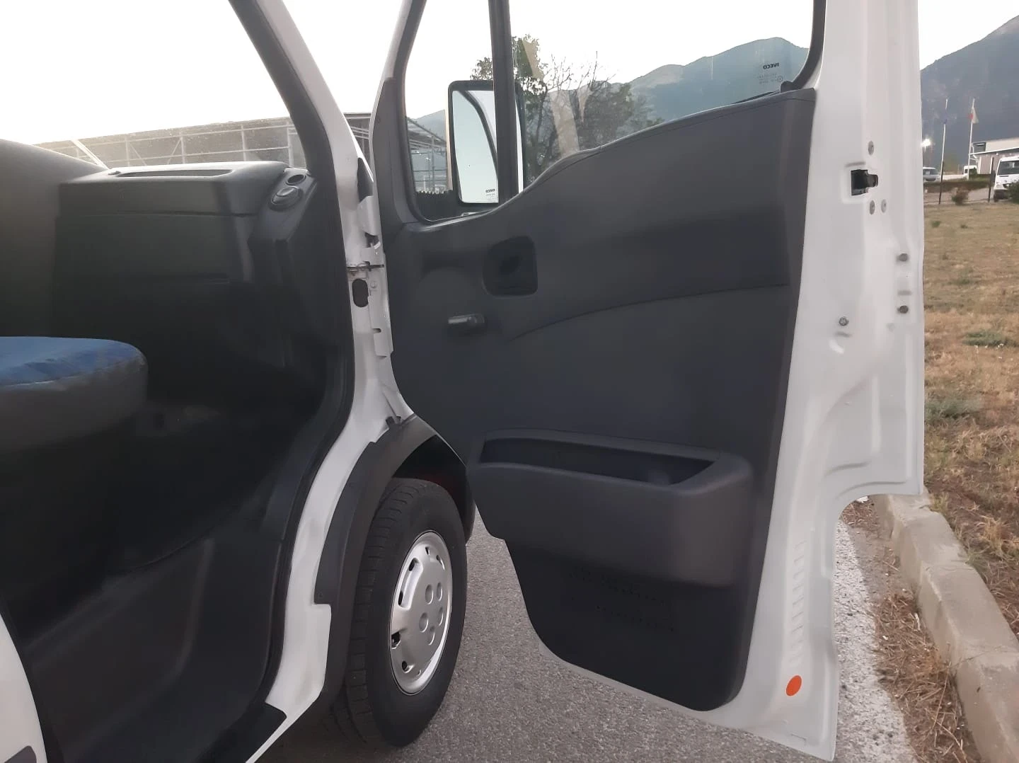 Iveco 35c11 2.8 топ състояние 3.0 на2.20 7 места - изображение 10