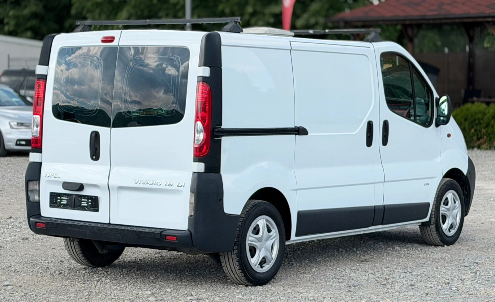 Opel Vivaro 1.9Di * КЛИМАТИК* * Италия* , снимка 6 - Бусове и автобуси - 54620810
