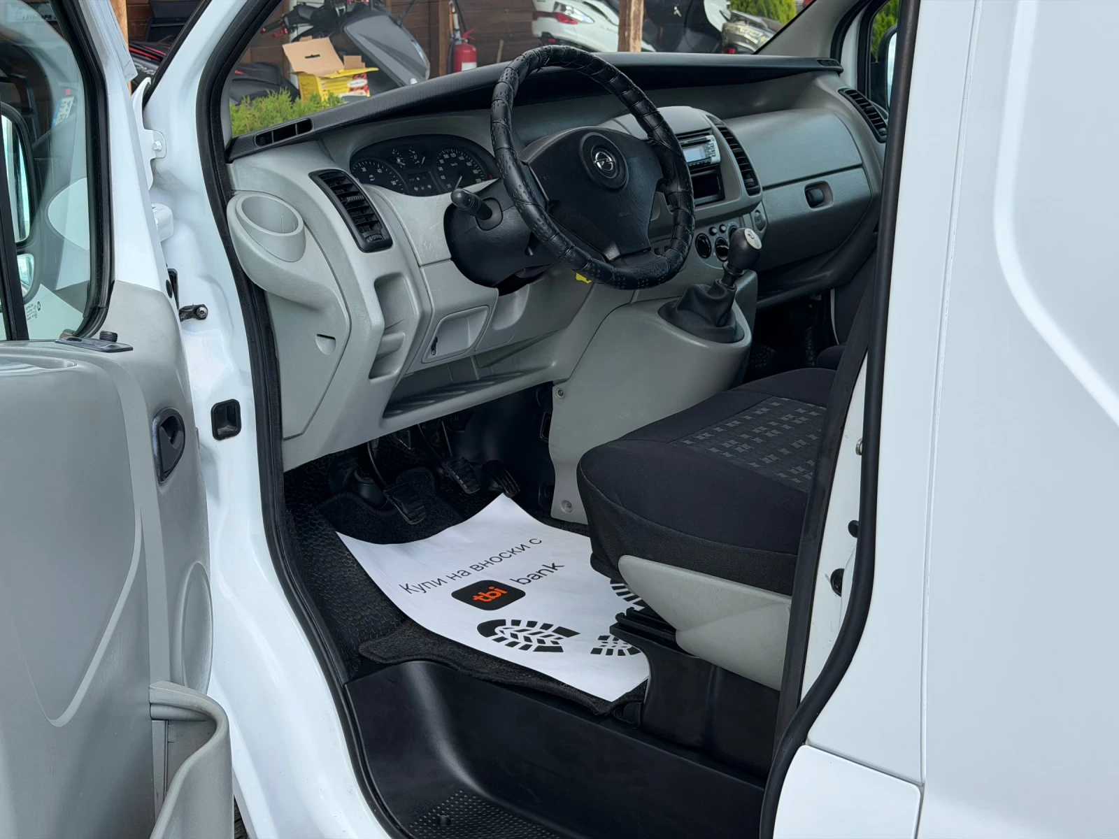 Opel Vivaro 1.9Di * КЛИМАТИК* * Италия* , снимка 10 - Бусове и автобуси - 54620810