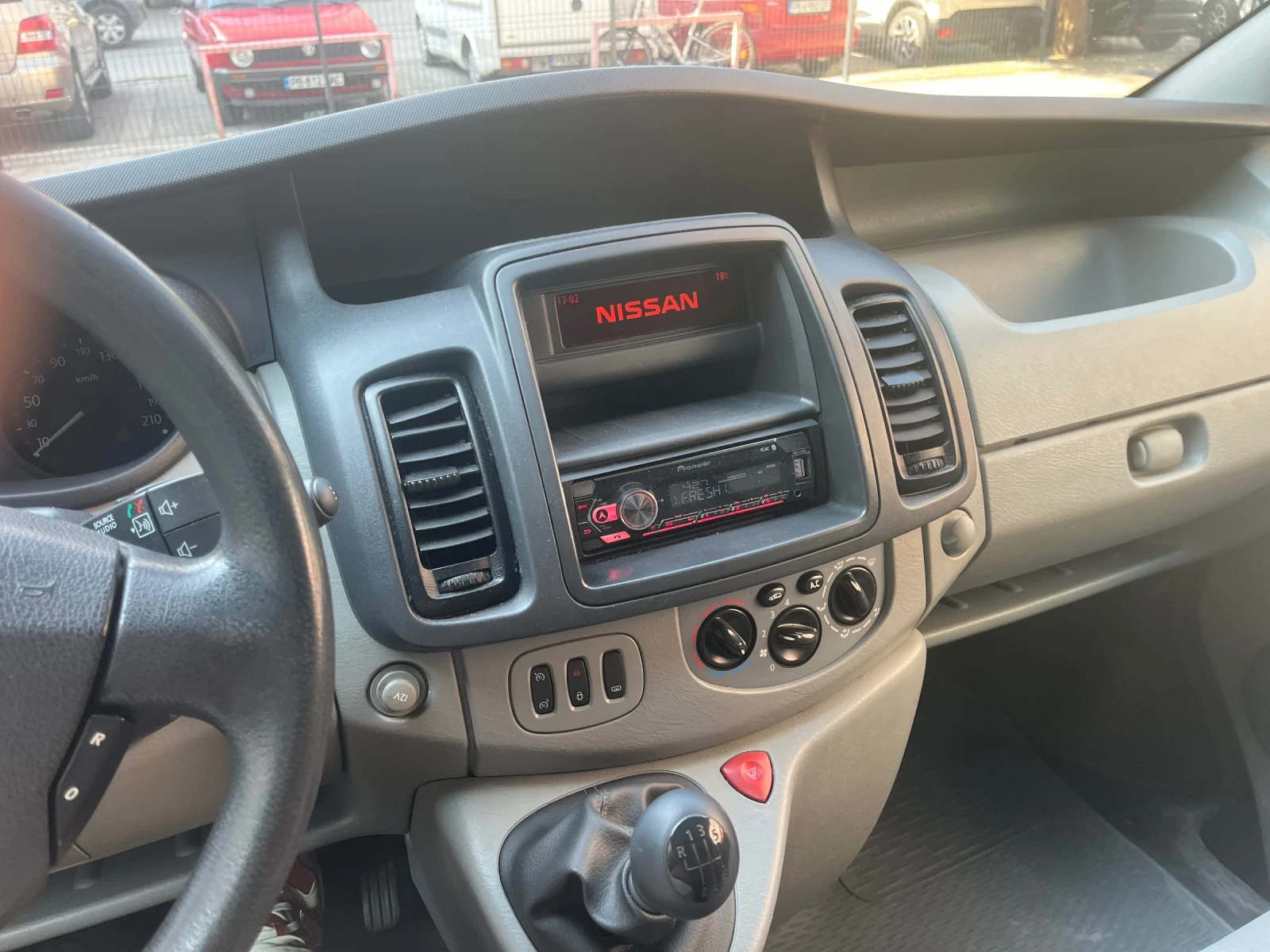 Nissan Primastar, снимка 9 - Бусове и автобуси - 55601699