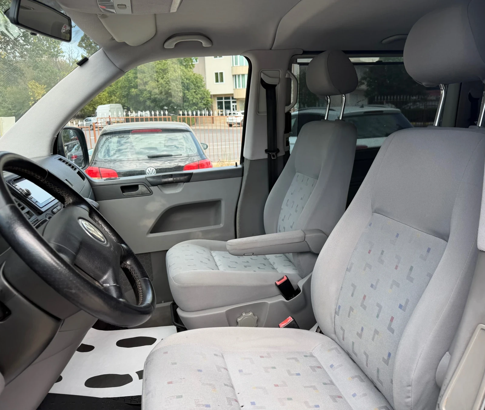 VW Transporter T5/2.5Tdi/130ps/8мест., снимка 8 - Бусове и автобуси - 55752354