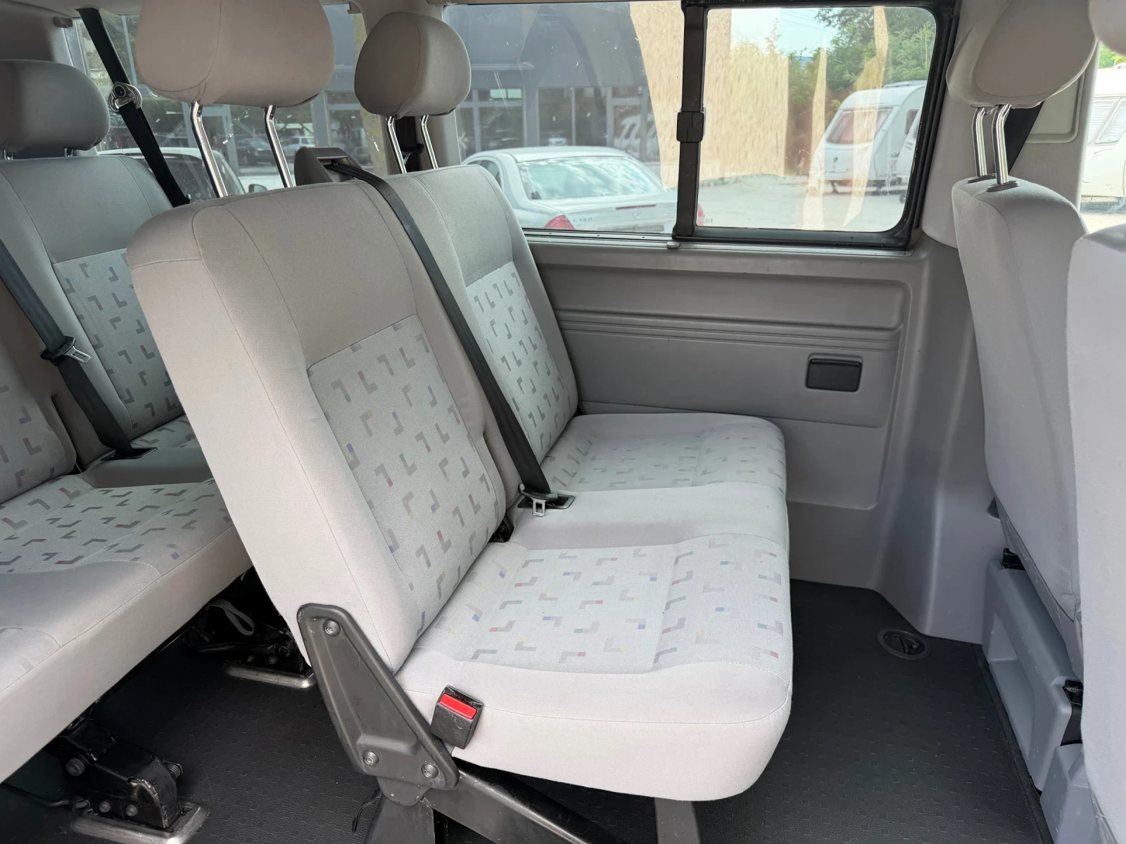 VW Transporter T5/2.5Tdi/130ps/8мест., снимка 10 - Бусове и автобуси - 55752354