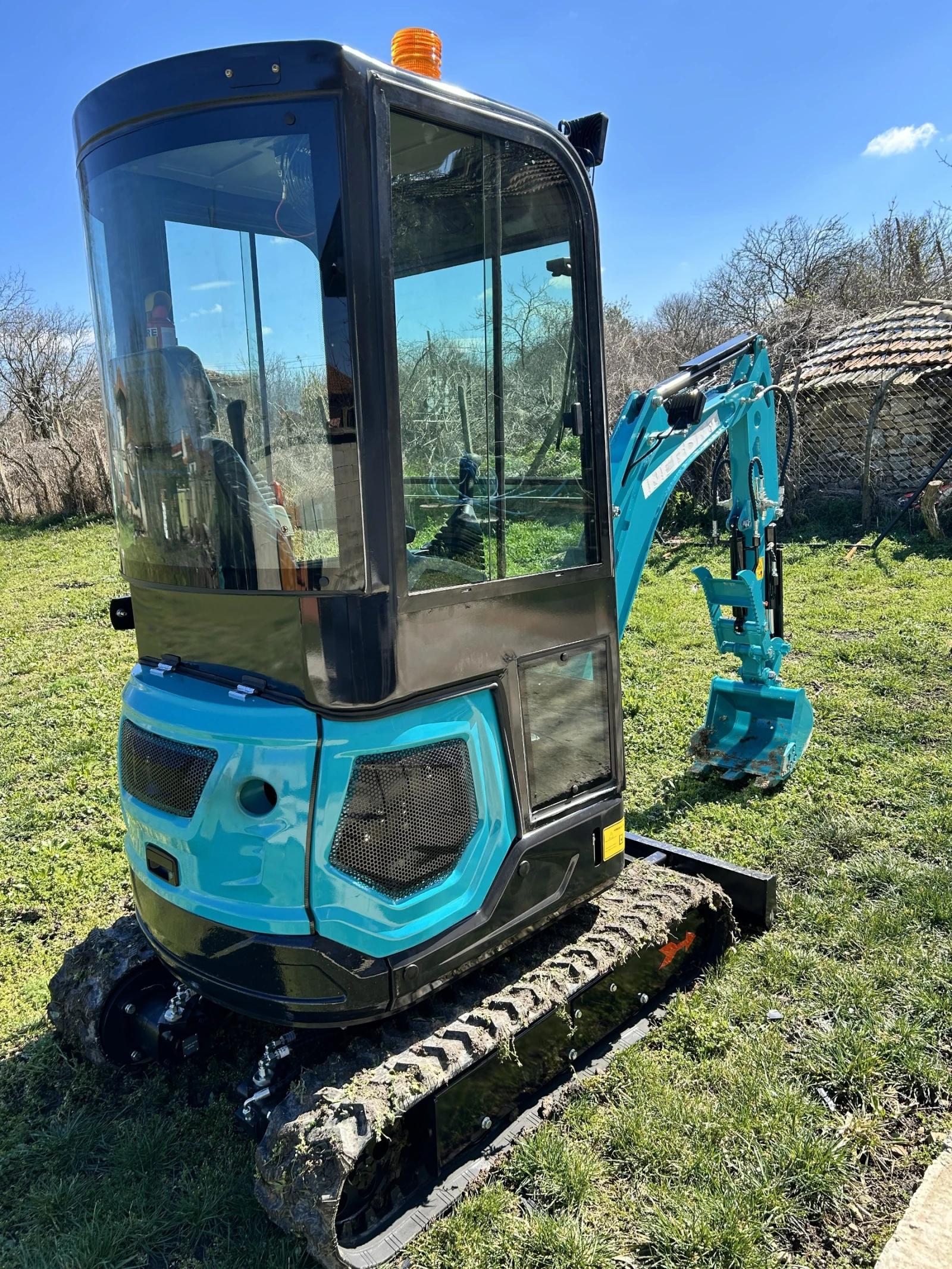 ����� YFE18 | Mobile.bg � ����������� 3