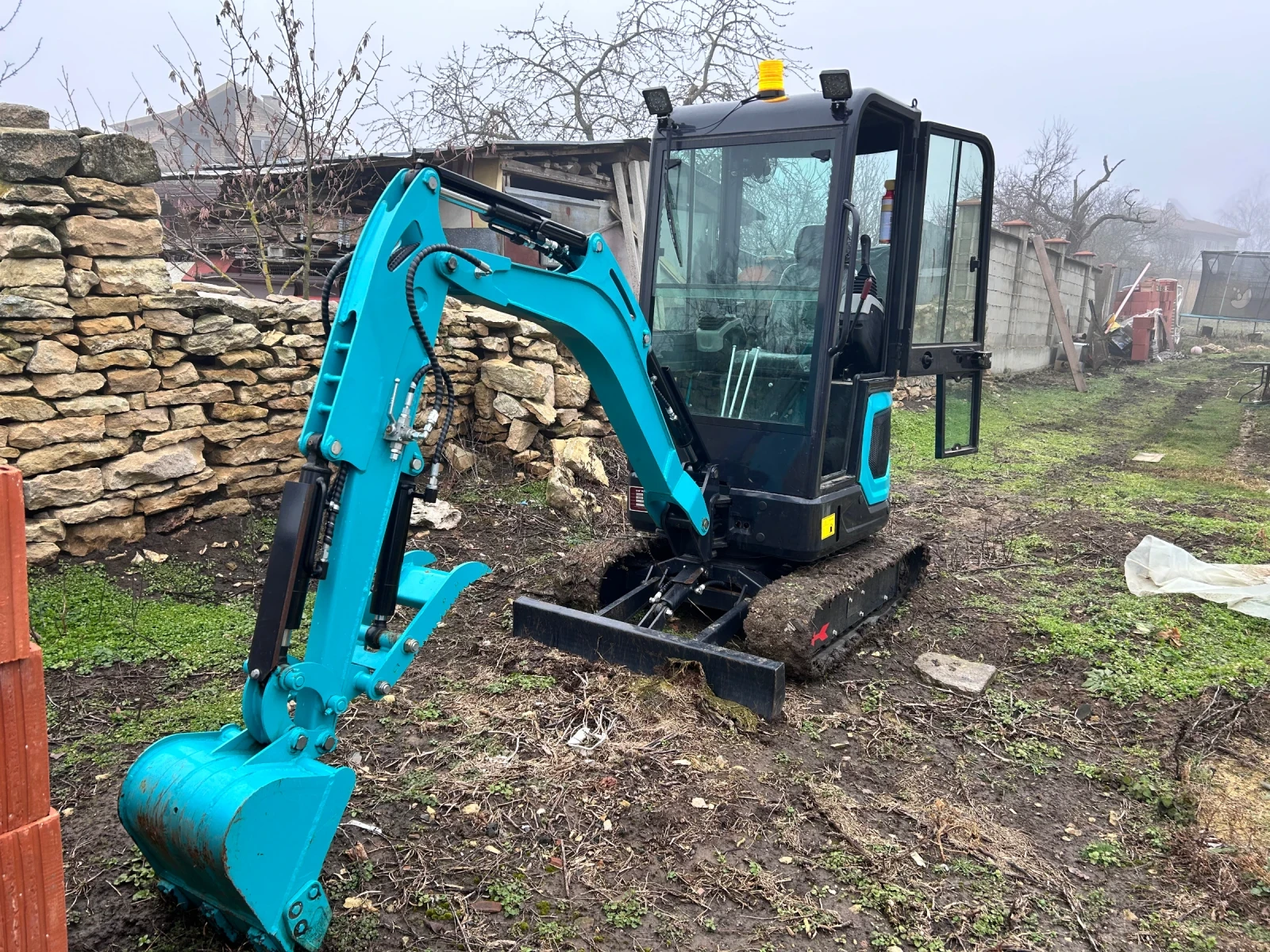 ����� YFE18 | Mobile.bg � ����������� 1