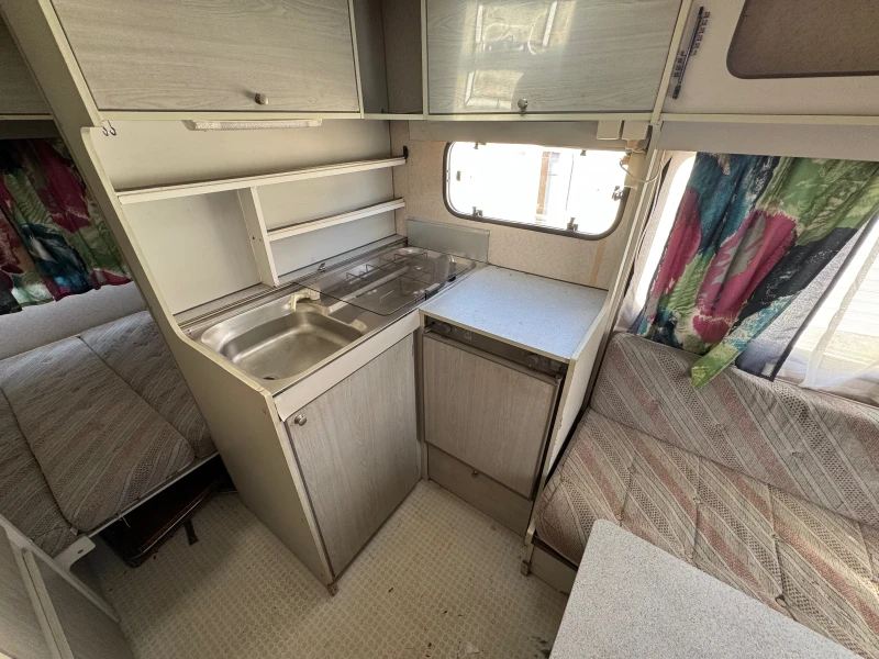 Каравана Beyerland, снимка 9 - Каравани и кемпери - 51427598