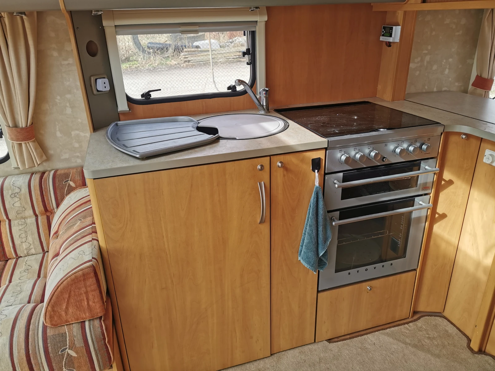 Каравана Swift HARTWELL, снимка 5 - Каравани и кемпери - 53949279