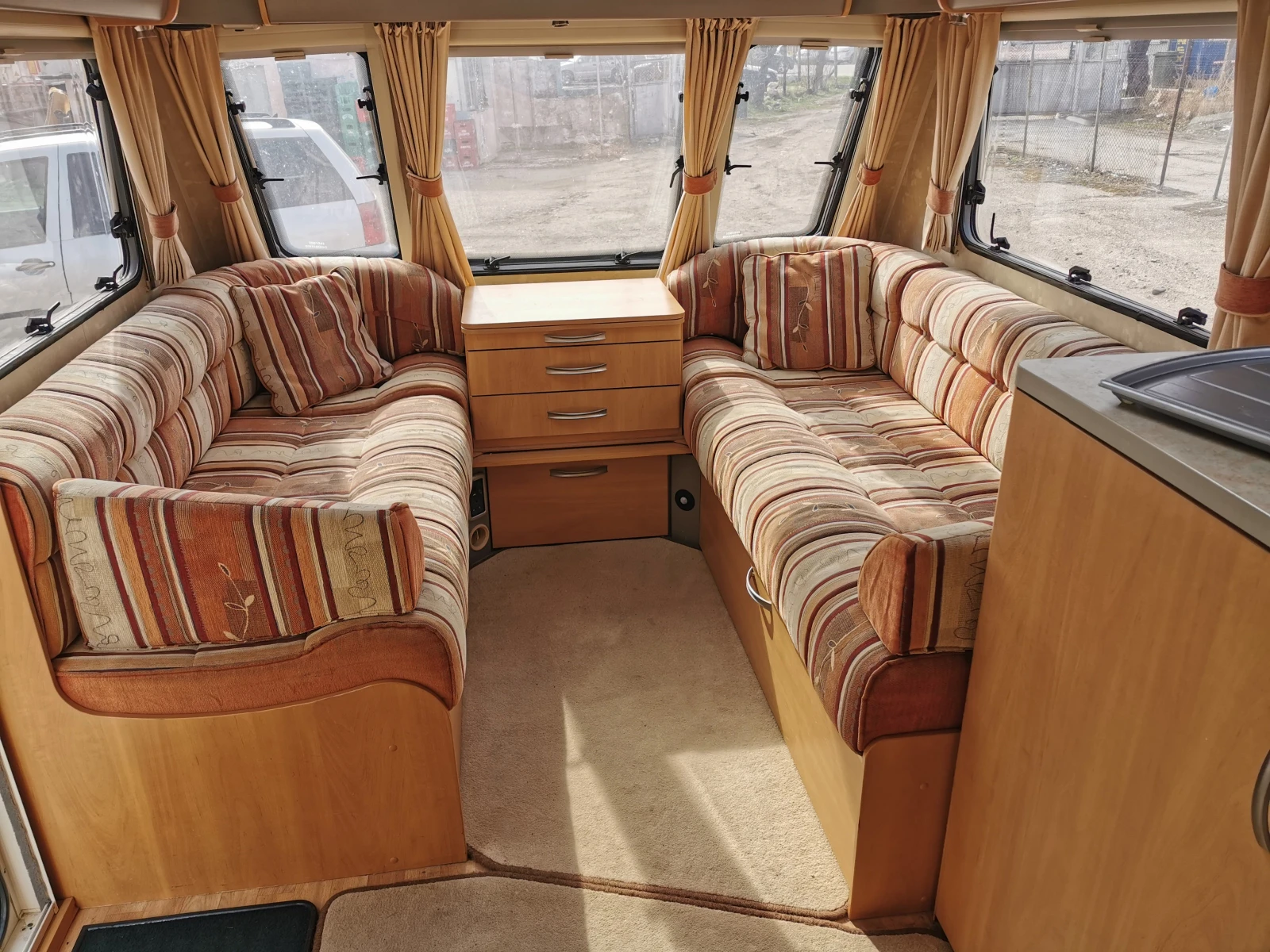 Каравана Swift HARTWELL, снимка 4 - Каравани и кемпери - 53949279