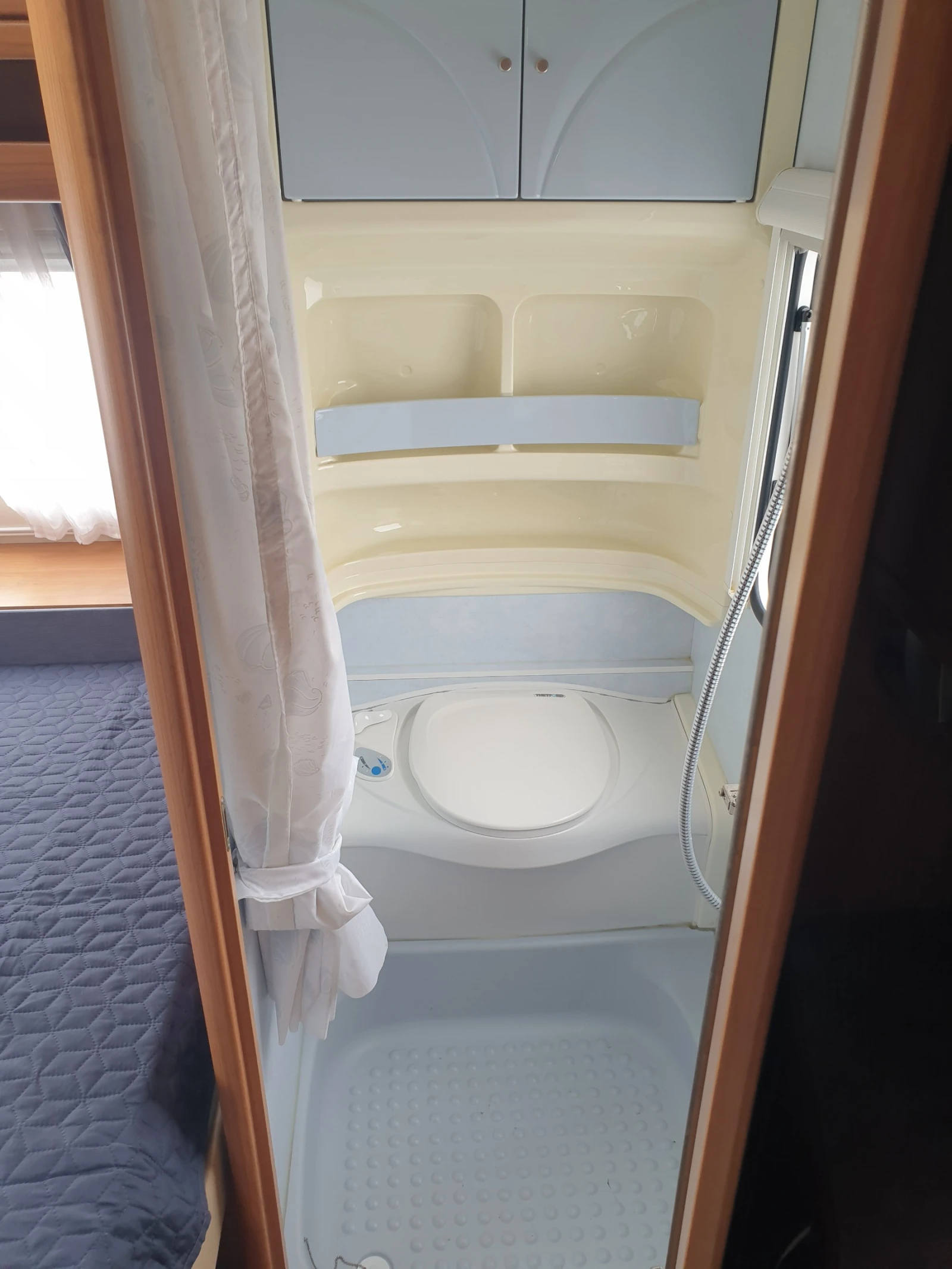 Каравана Fendt 510, снимка 17 - Каравани и кемпери - 54159699