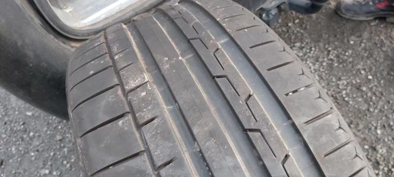 Гуми Летни 245/35R19, снимка 2 - Гуми и джанти - 31487774