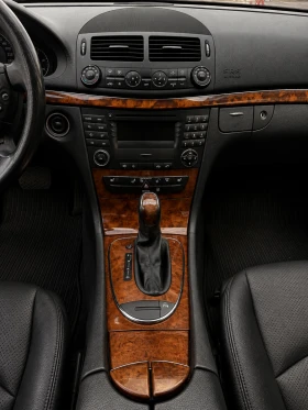 Mercedes-Benz E 320  7 г. лична | История и фактури , снимка 17