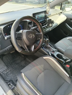Toyota Corolla 1.8 Hybrid GR Sport 122hp, снимка 10