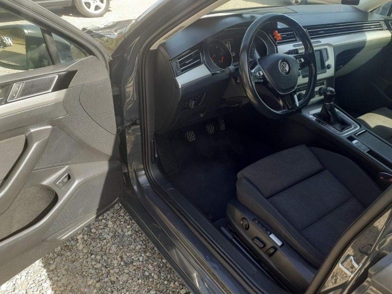 VW Passat 1.6TDi 120k.c. klimatronik , снимка 9 - Автомобили и джипове - 42662821