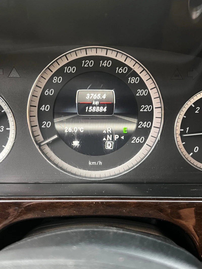 Mercedes-Benz E 220 E200d, снимка 10 - Автомобили и джипове - 46683626