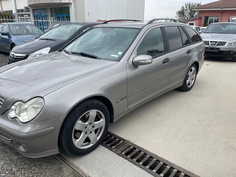 Mercedes-Benz C 200, снимка 3 - Автомобили и джипове - 47083796