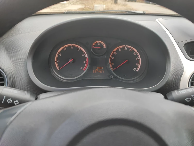 Opel Corsa, снимка 6 - Автомобили и джипове - 48863966