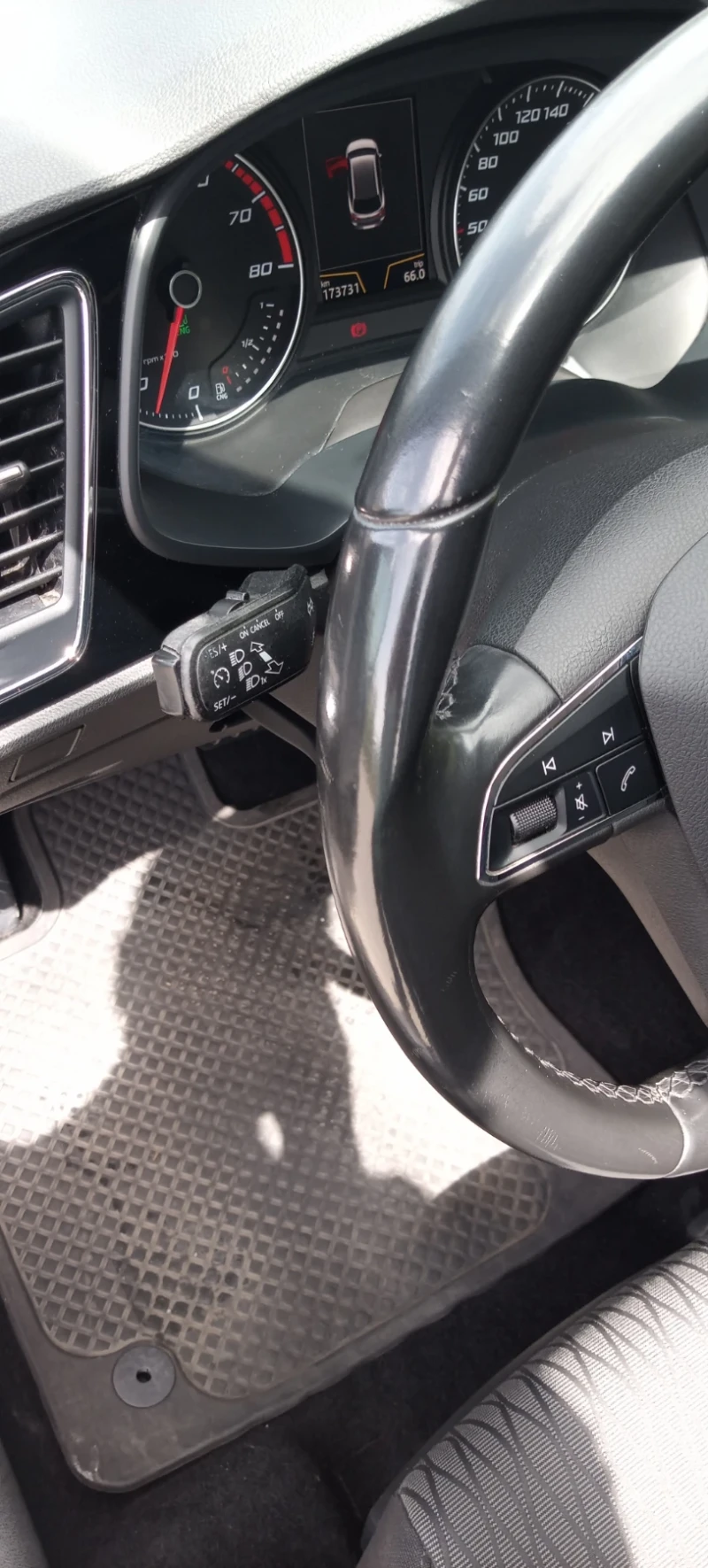 Seat Leon 1.4 TGI, 110 к.с., снимка 10 - Автомобили и джипове - 49923655