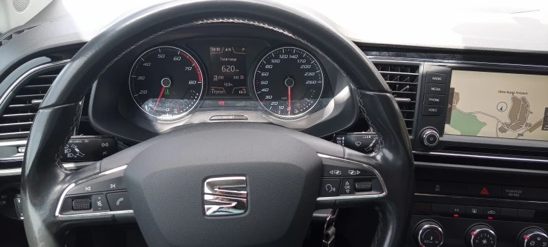 Seat Leon 1.4 TGI, 110 к.с., снимка 8 - Автомобили и джипове - 49923655