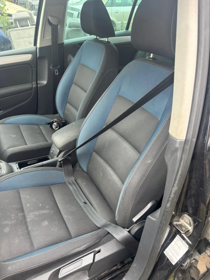 VW Golf, снимка 8 - Автомобили и джипове - 51397014