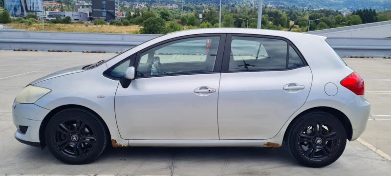Toyota Auris 1.6 vvti, снимка 4 - Автомобили и джипове - 51651883