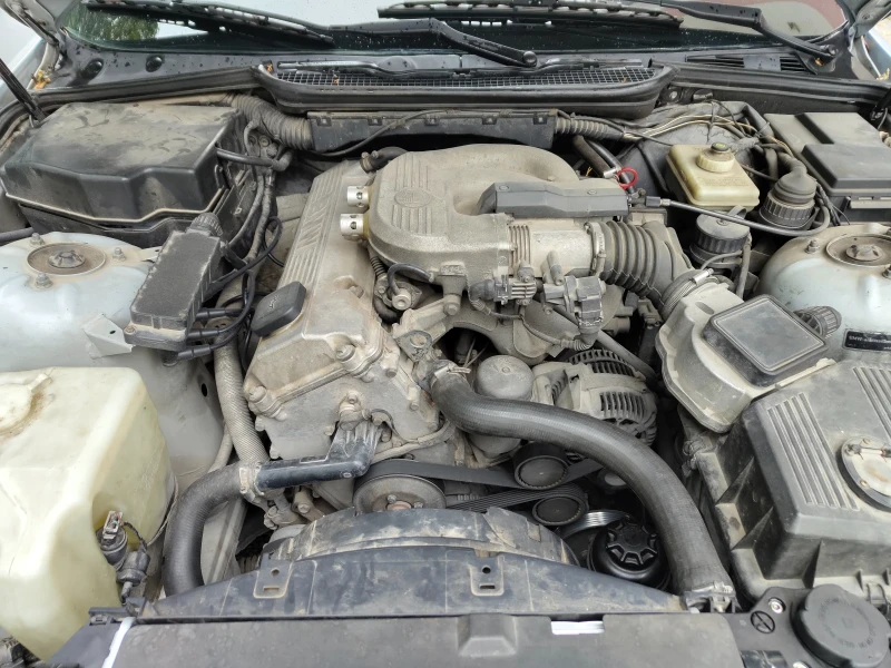 BMW 318, снимка 14 - Автомобили и джипове - 52188413