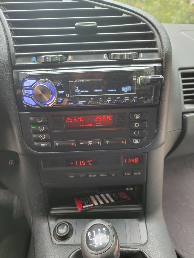 BMW 318, снимка 8 - Автомобили и джипове - 52188413