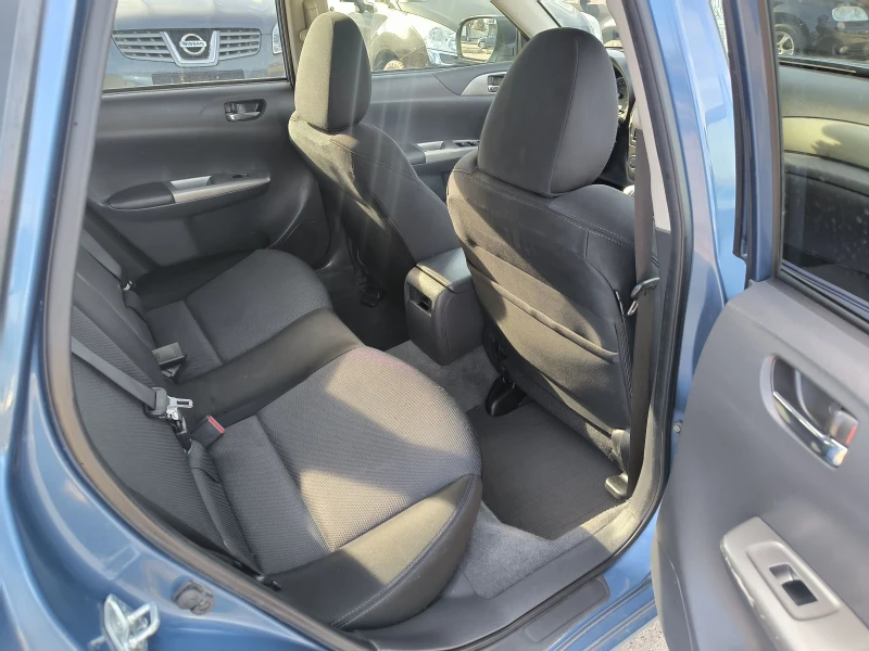 Subaru Impreza 2.0i automatic , снимка 10 - Автомобили и джипове - 52538901