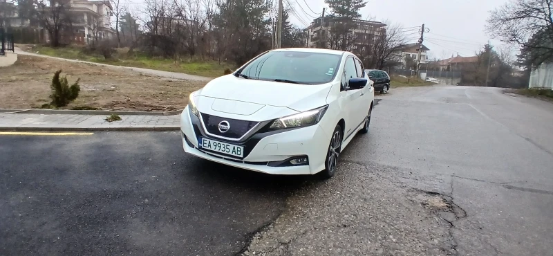 Nissan Leaf , снимка 2 - Автомобили и джипове - 53291635