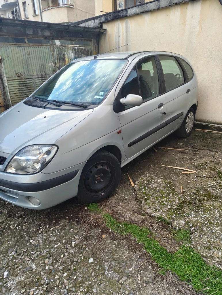 Renault Scenic 1.9 dci, снимка 5 - Автомобили и джипове - 53914336