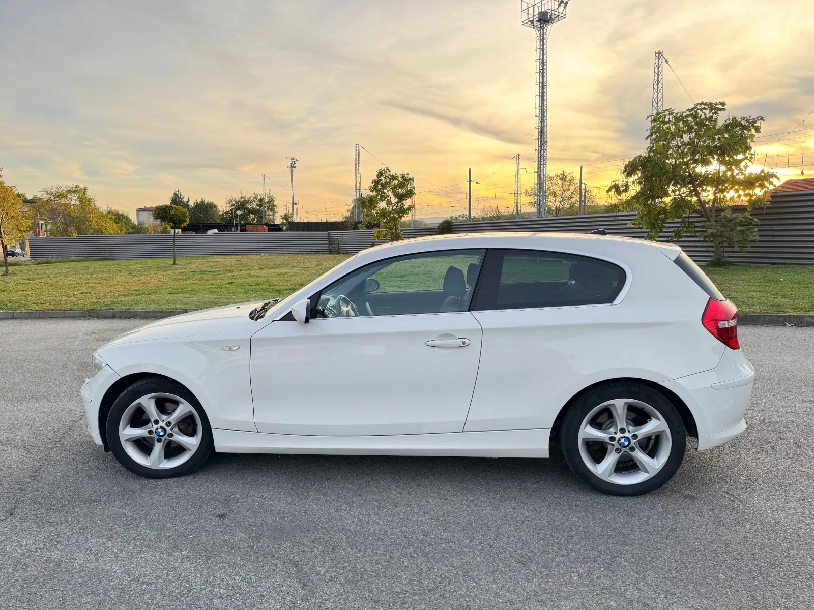 BMW 120 Автоматик - изображение 3