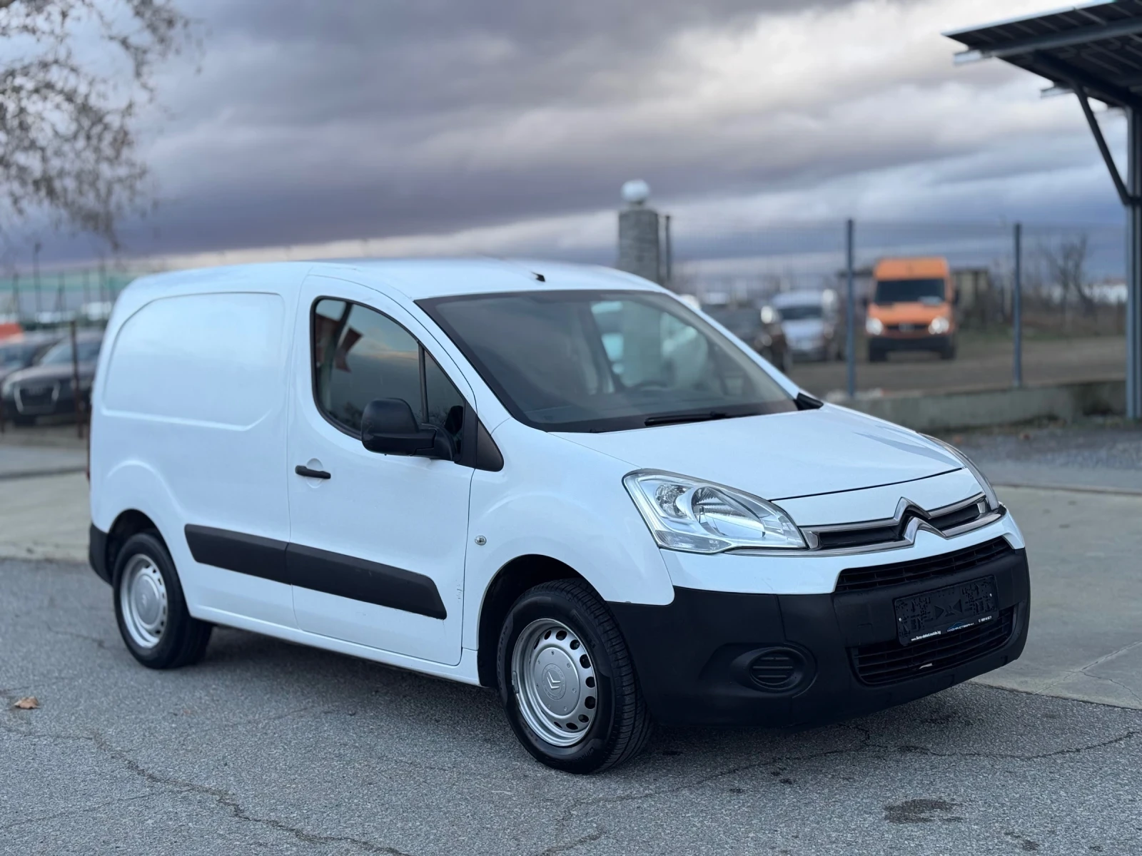 Citroen Berlingo 1.6HDI 75кс * ПЕРФЕКТЕН*  - изображение 7