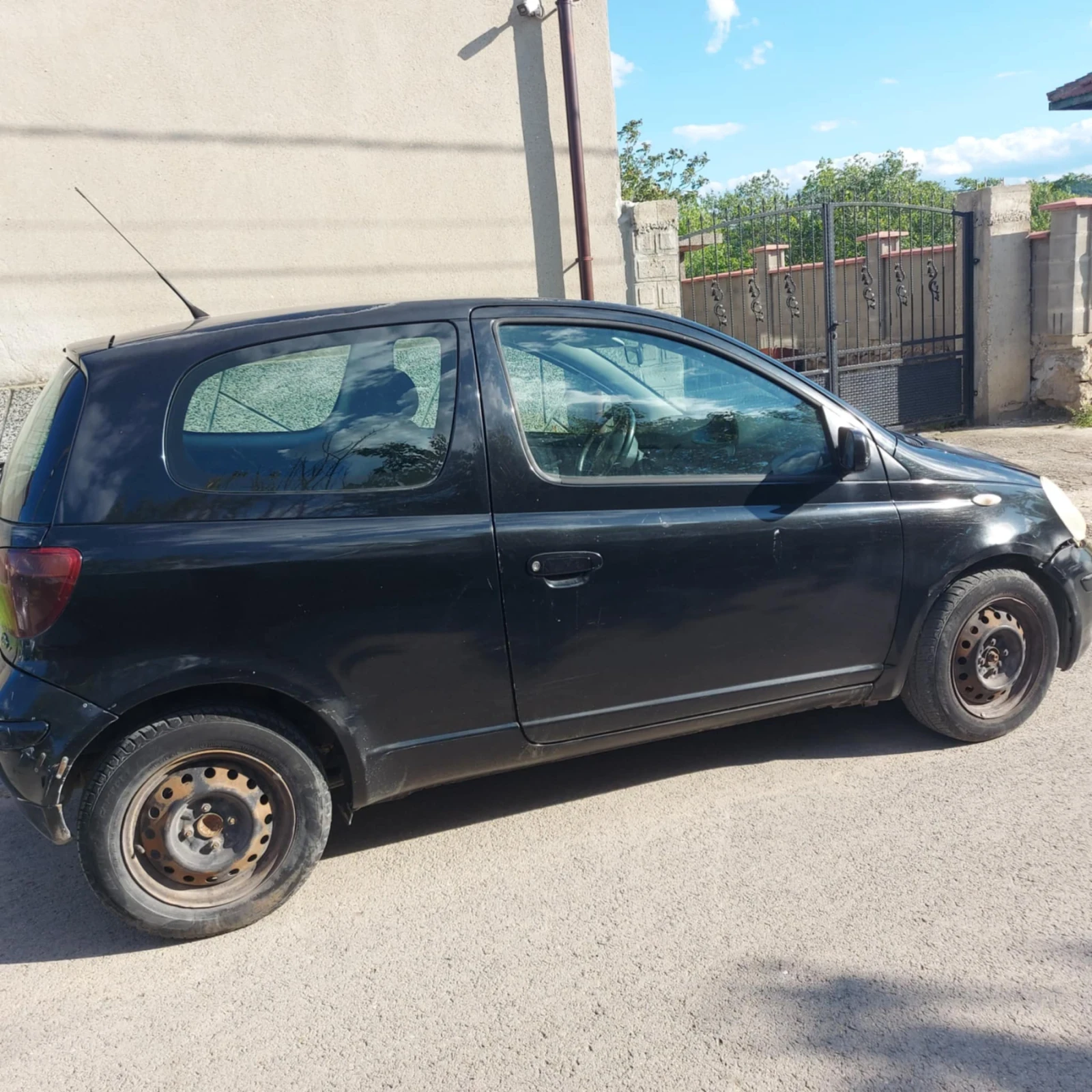 Toyota Yaris  - изображение 4