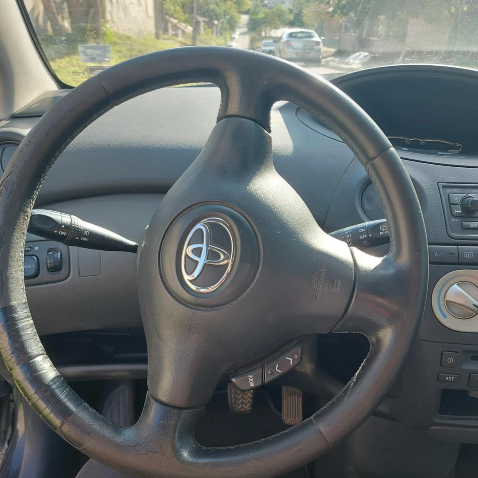 Toyota Yaris  - изображение 7